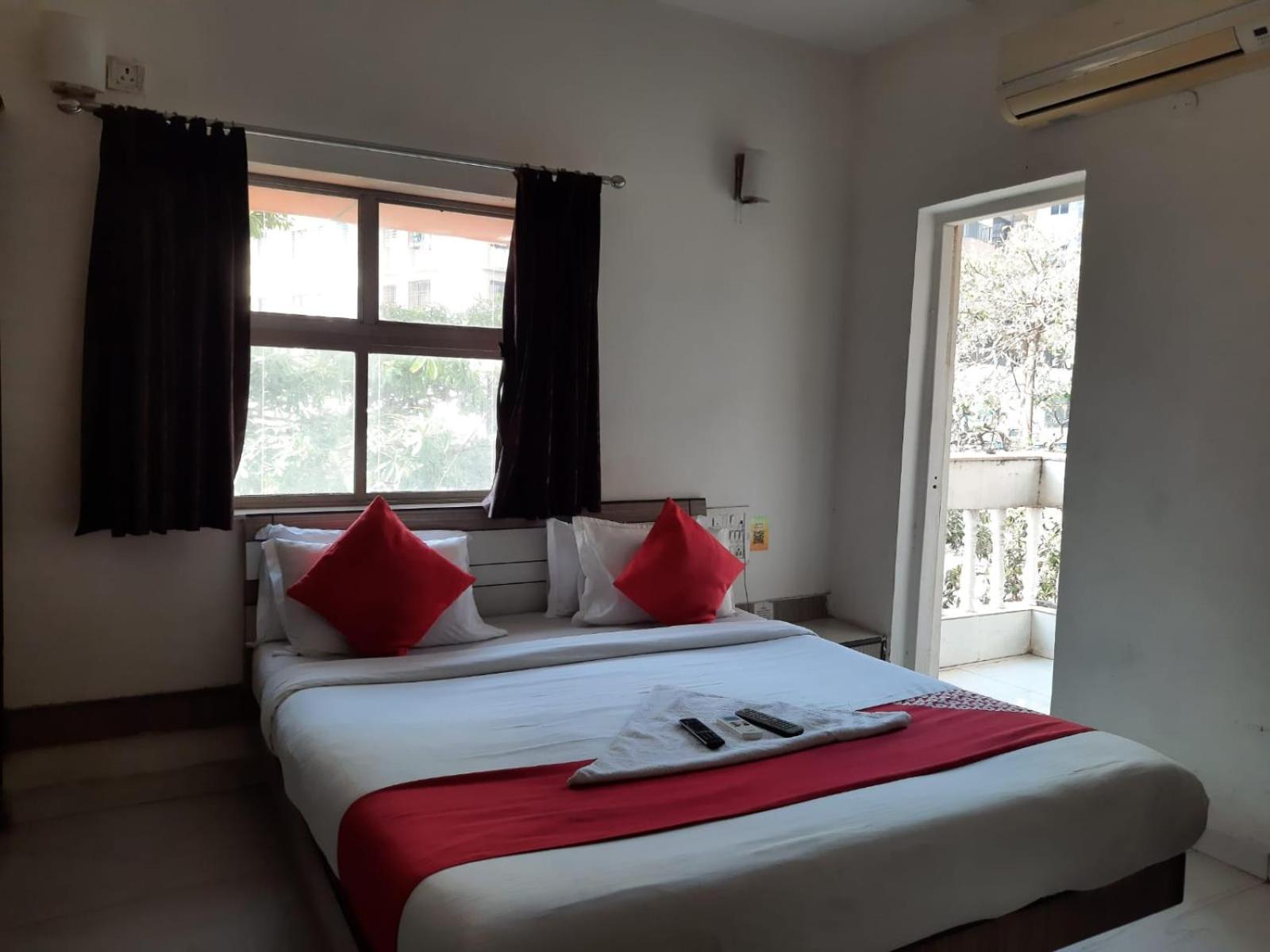 Hotel Saikripa Imperial Даман Екстериор снимка
